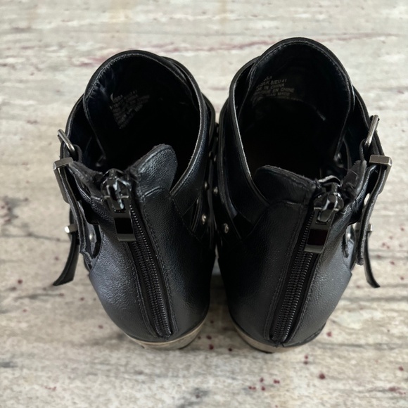 JustFab Women Morissa Black Ankle Boots - Size 10 - Picture 3 of 6